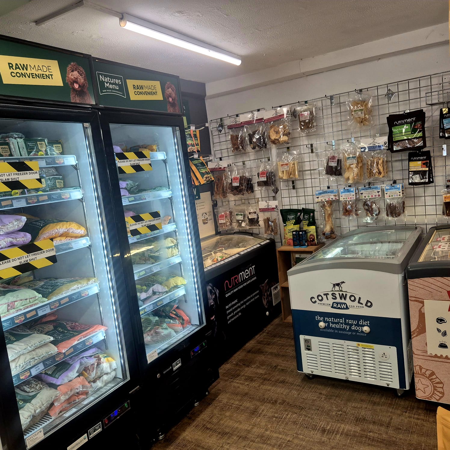 Amesbury Pets frozen and raw food section